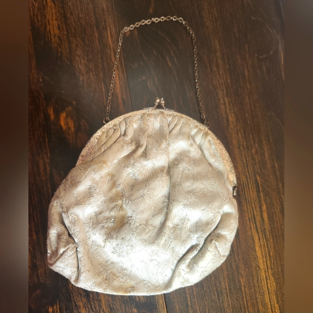 Vintage cream & gold minaudiere mini pouch purse kissing lock